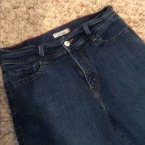 Levi’s slimming Capri jean size 12